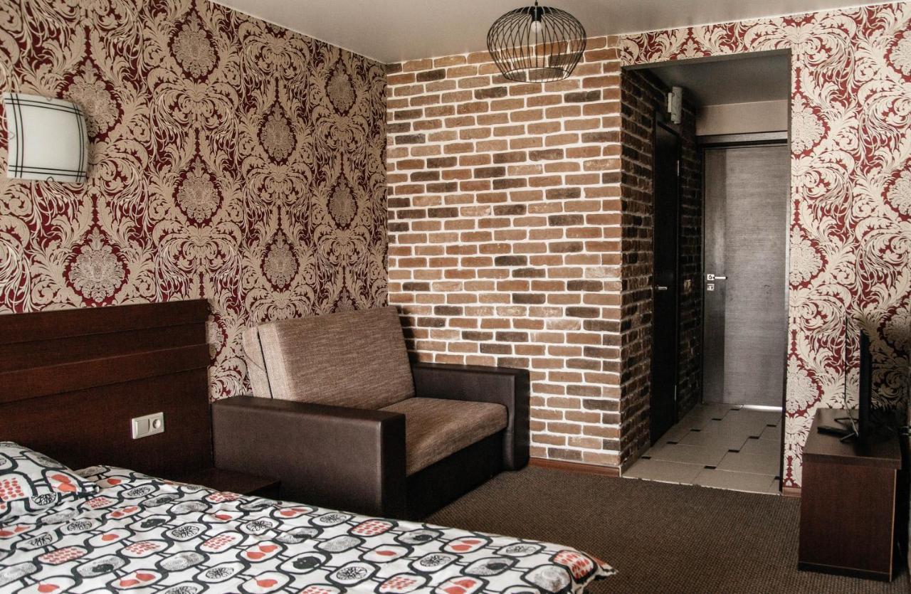 Mini-Hotel La Menska Minsk Exteriör bild
